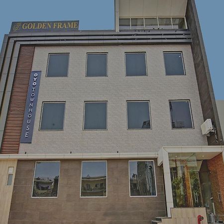 Townhouse Golden Frame Hotel Ghaziabad Exterior photo
