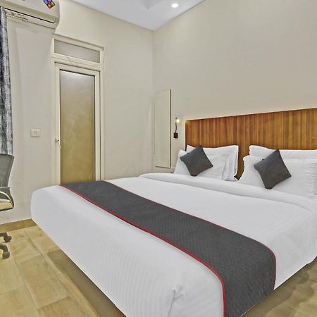 Townhouse Golden Frame Hotel Ghaziabad Exterior photo