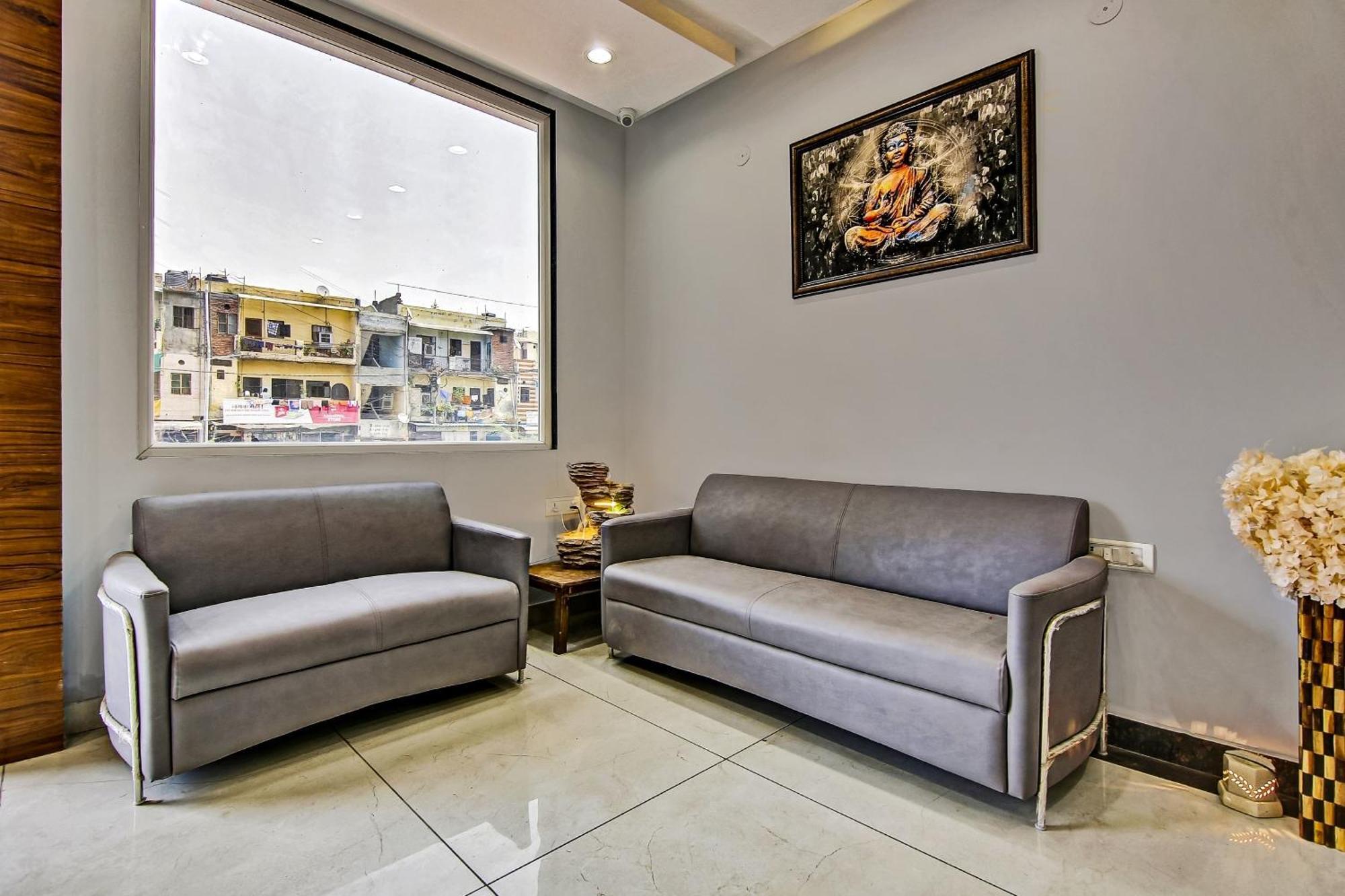 Townhouse Golden Frame Hotel Ghaziabad Exterior photo